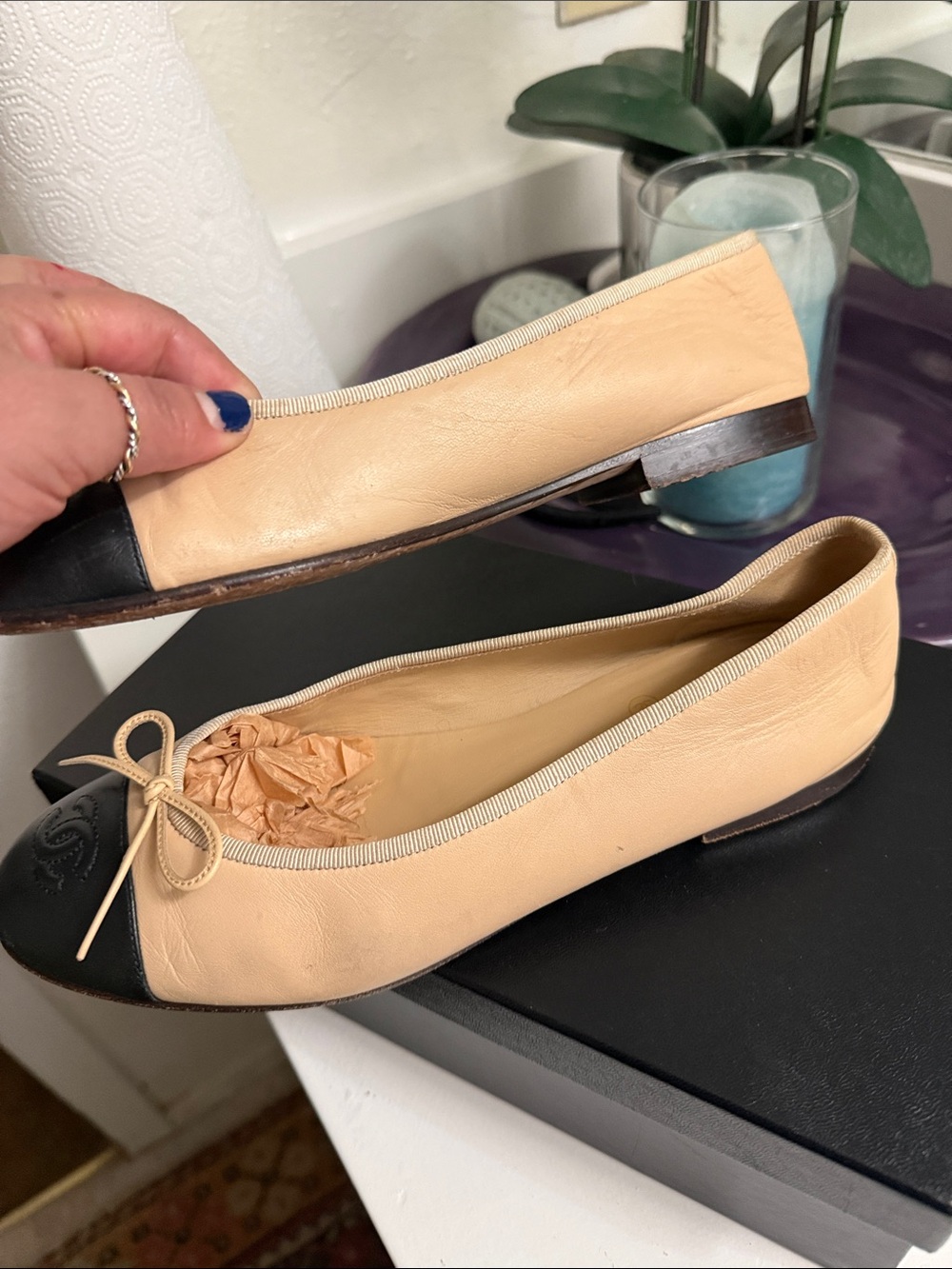 CHANEL Beige Leather Ballet Flats with Black Cap Toe - Picture 5 of 10